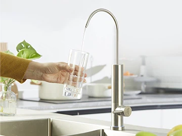 AGUA TOPONE UV LED jaucējkrāns ir vadošā dzeramā ūdens tendence